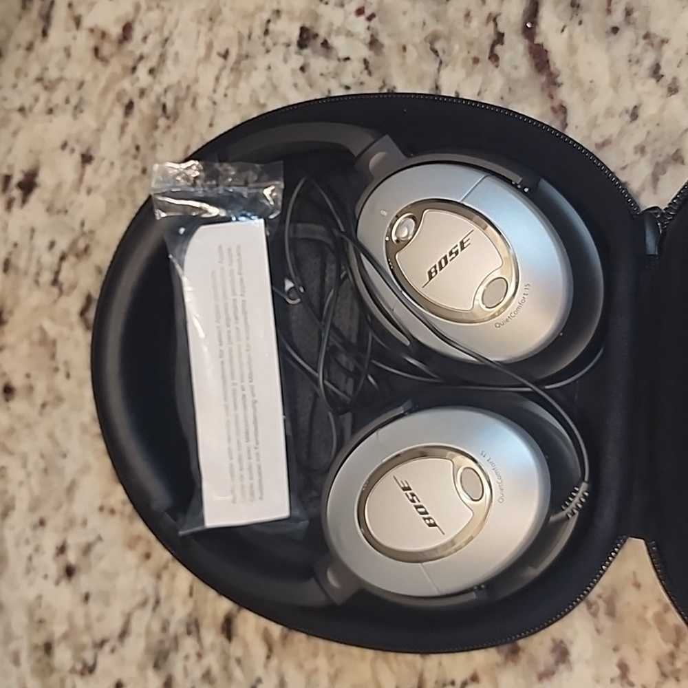 Bose Quiet Comfort 15 Headset. Acoustic Cancelling.